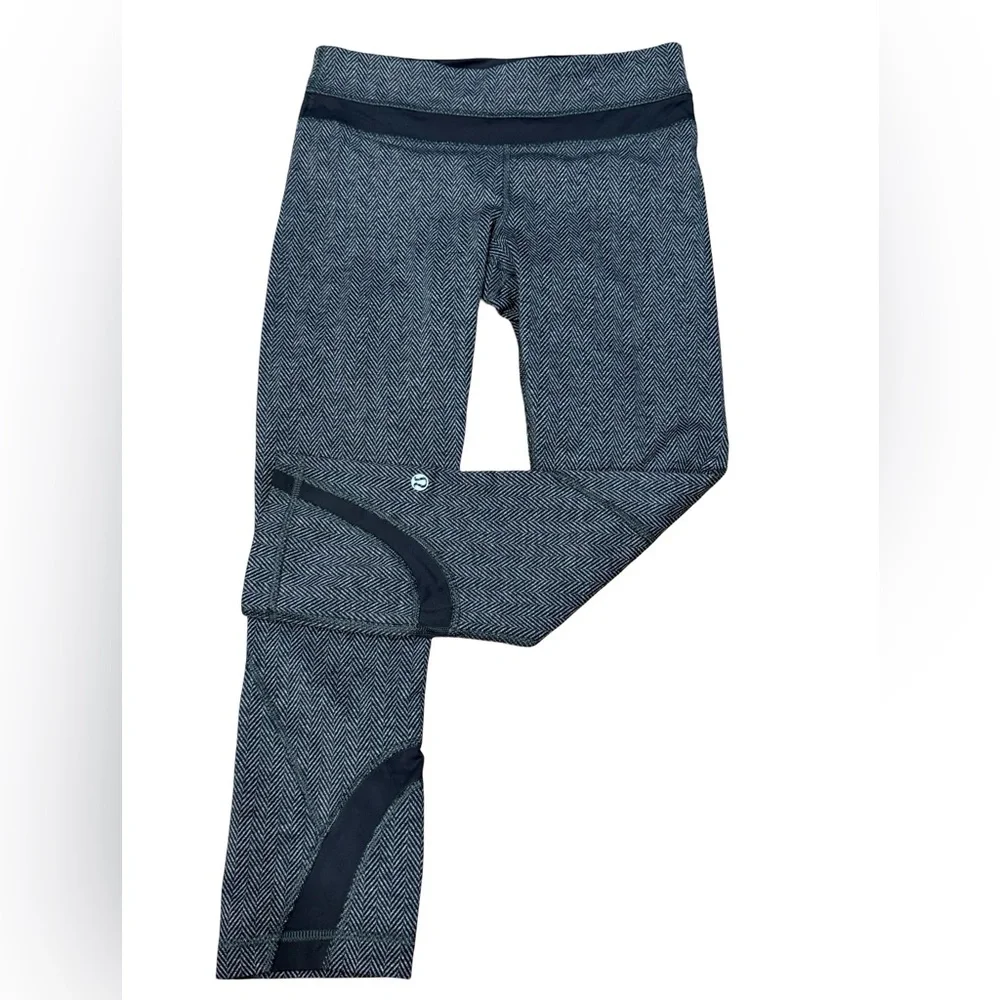 Lululemon Run Inspire Crop ll Size 4 All Luxtreme Black Heathered Leggings - Picture 3 of 12